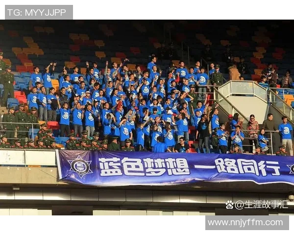 国内明星与足球明星同框合影展现跨界魅力与友谊瞬间