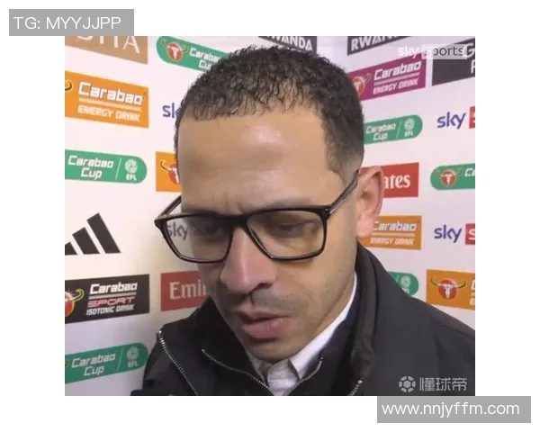 足球明星尼尔的职业生涯与成就揭秘以及他对足球的影响与贡献